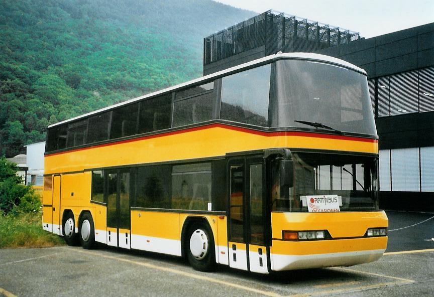 (108'633) - PostAuto Graub�nden - Neoplan (ex P 27'811) am 6. Juli 2008 in Biel, Rattinbus