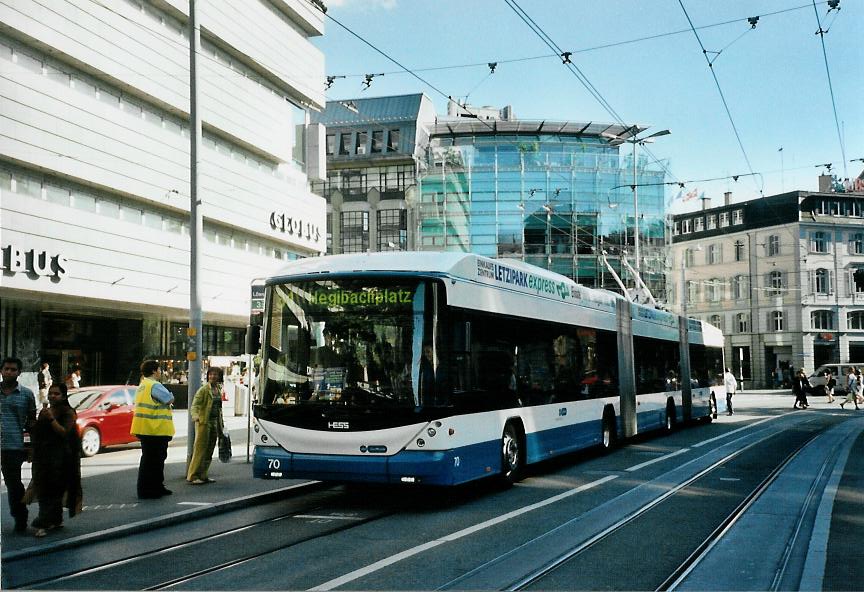 (109'421) - VBZ Z�rich - Nr. 70 - Hess/Hess Doppelgelenktrolleybus am 16. Juli 2008 in Z�rich, L�wenplatz