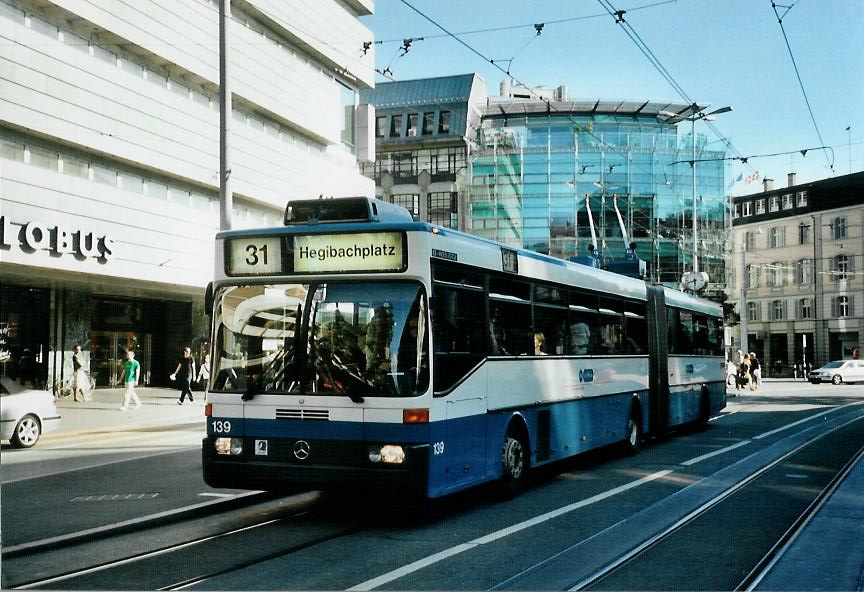 (109'422) - VBZ Z�rich - Nr. 139 - Mercedes Gelenktrolleybus am 16. Juli 2008 in Z�rich, L�wenplatz