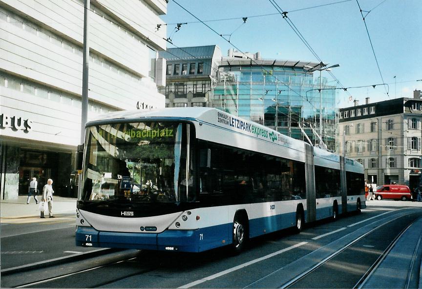 (109'423) - VBZ Z�rich - Nr. 71 - Hess/Hess Doppelgelenktrolleybus am 16. Juli 2008 in Z�rich, L�wenplatz