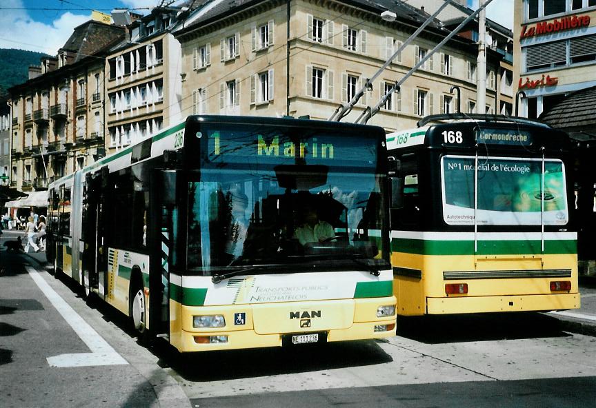 (109'914) - TN Neuch�tel - Nr. 236/NE 111'236 - MAN am 2. August 2008 in Neuch�tel, Place Pury