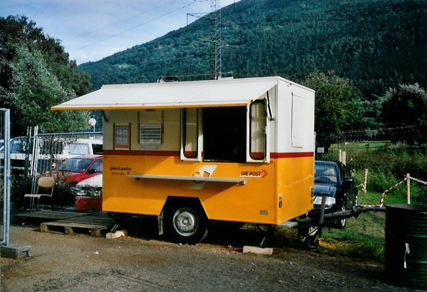 (110'422) - PostAuto Oberwallis - VS 258'977 - H�nni Mini-Postb�ro-Anh�nger am 16. August 2008 in Gampel, Open-Air