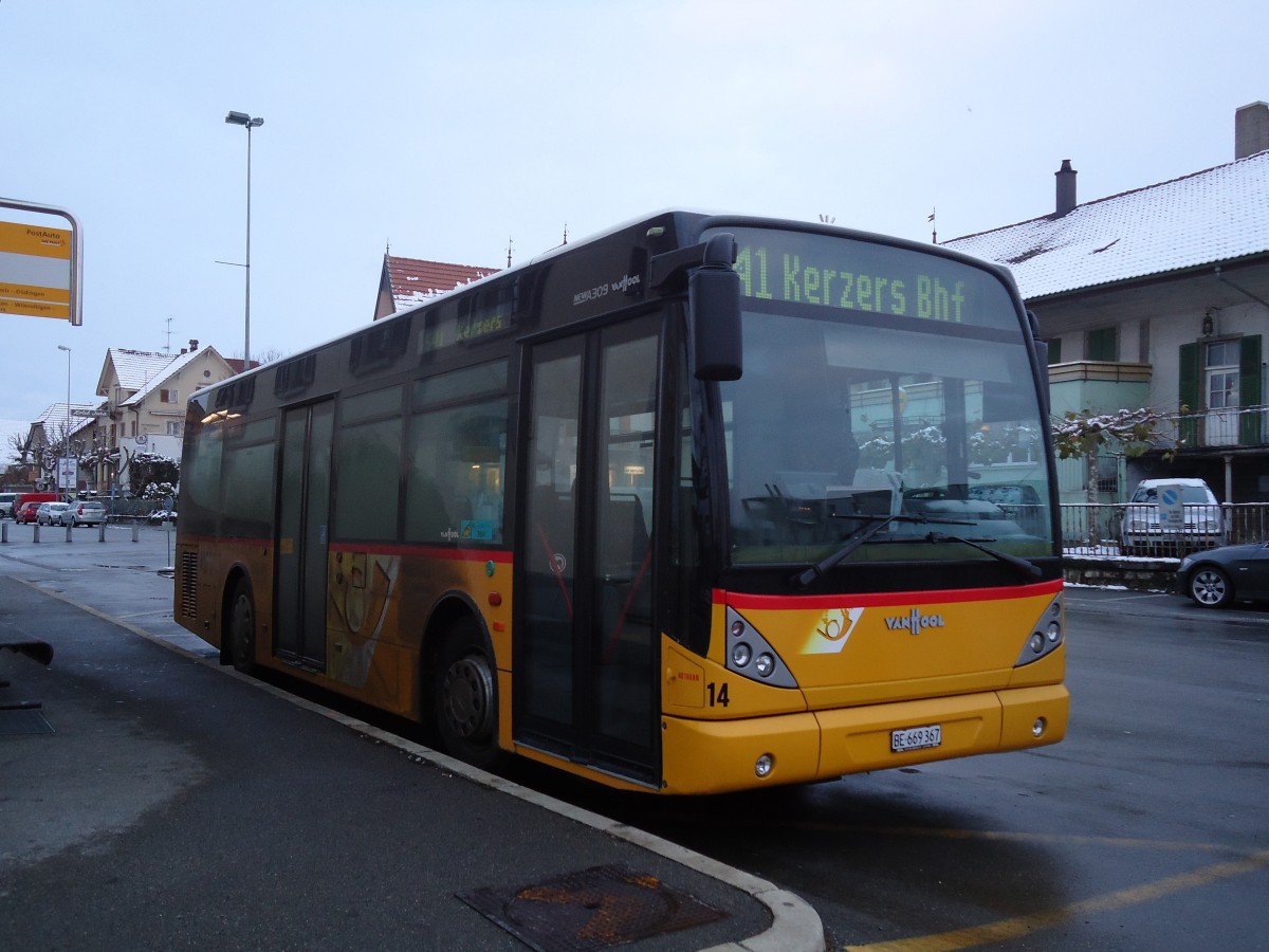 (113'112) - Klopfstein, Laupen - Nr. 14/BE 669'367 - Van Hool (ex STB Laupen) am 26. November 2010 beim Bahnhof D�dingen