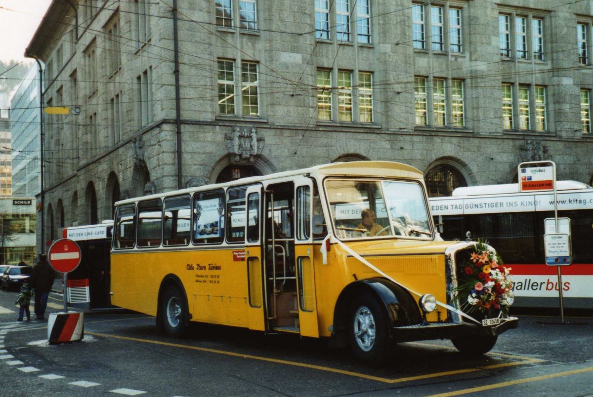 (113'912) - Oldie-Tours Z�risee, Wollerau - Nr. 2/SZ 10'418 - Saurer/R&J (ex Jaggi, Kippel Nr. 4) am 17. Januar 2009 beim Bahnhof St. Gallen