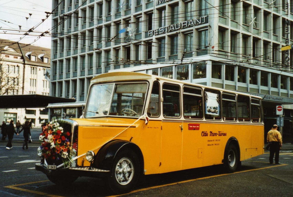 (113'930) - Oldie-Tours Z�risee, Wollerau - Nr. 2/SZ 10'418 - Saurer/R&J (ex Jaggi, Kippel Nr. 4) am 17. Januar 2009 beim Bahnhof St. Gallen