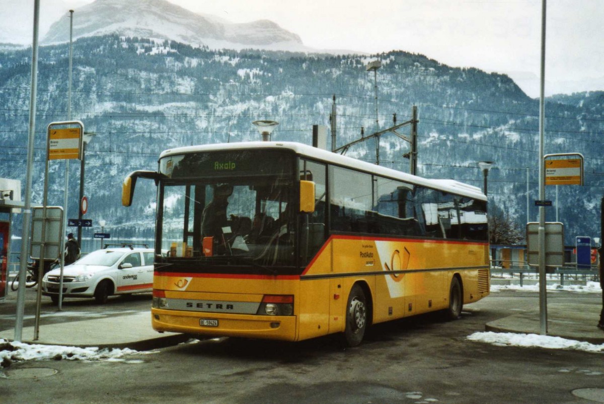 (114'407) - Fl�ck, Brienz - Nr. 7/BE 59'424 - Setra am 16. Februar 2009 beim Bahnhof Brienz