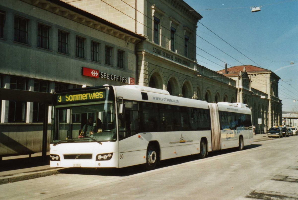 (114'610) - VBSH Schaffhausen - Nr. 30/SH 38'030 - Volvo (ex Vorf�hrfahrzeug) am 18. Februar 2009 beim Bahnhof Schaffhausen