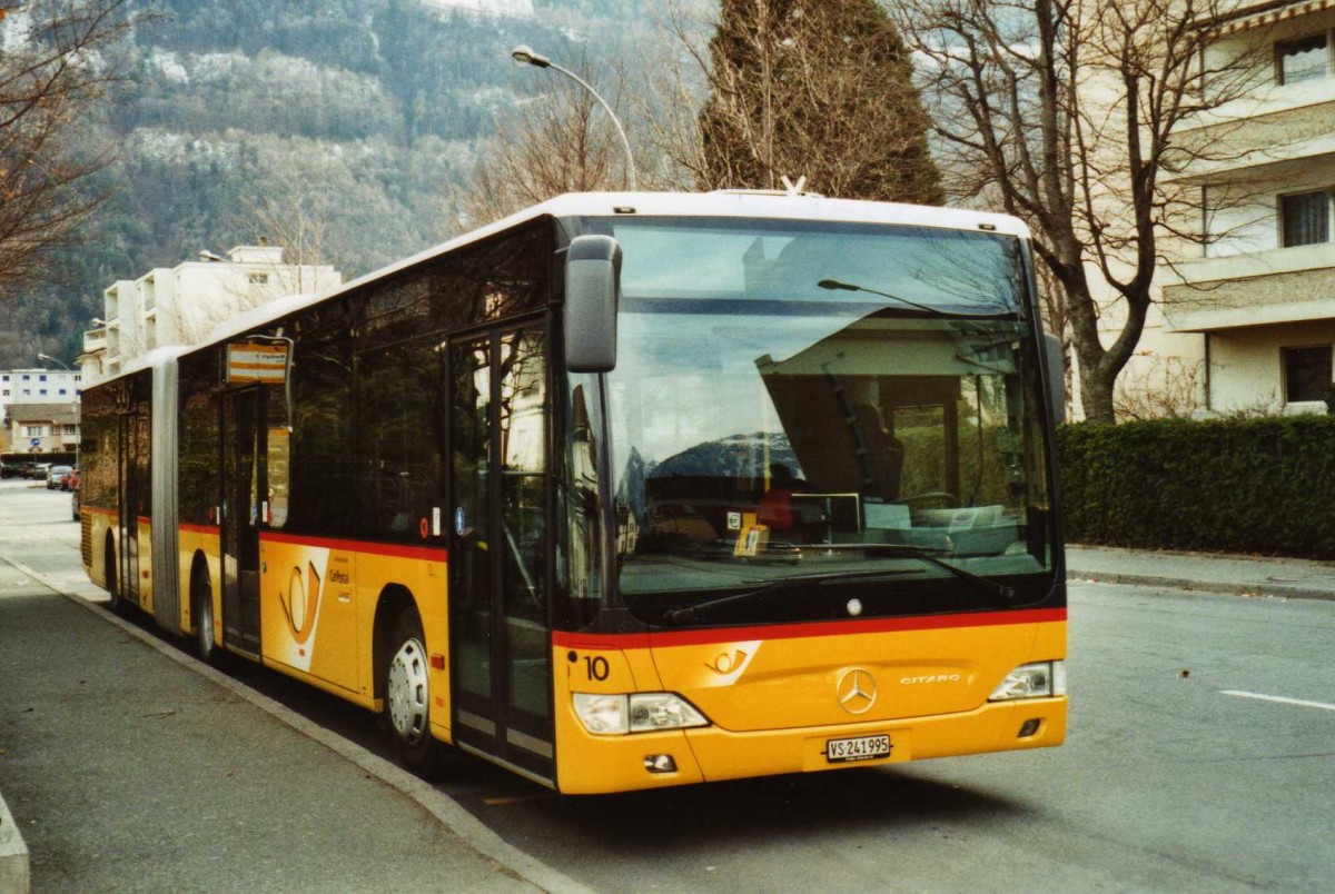 (114'709) - PostAuto Wallis - Nr. 10/VS 241'995 - Mercedes am 1. M�rz 2009 beim Bahnhof Martigny