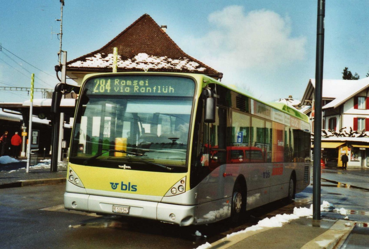 (114'715) - Busland, Burgdorf - Nr. 7/BE 539'547 - Van Hool am 7. M�rz 2009 beim Bahnhof Langnau