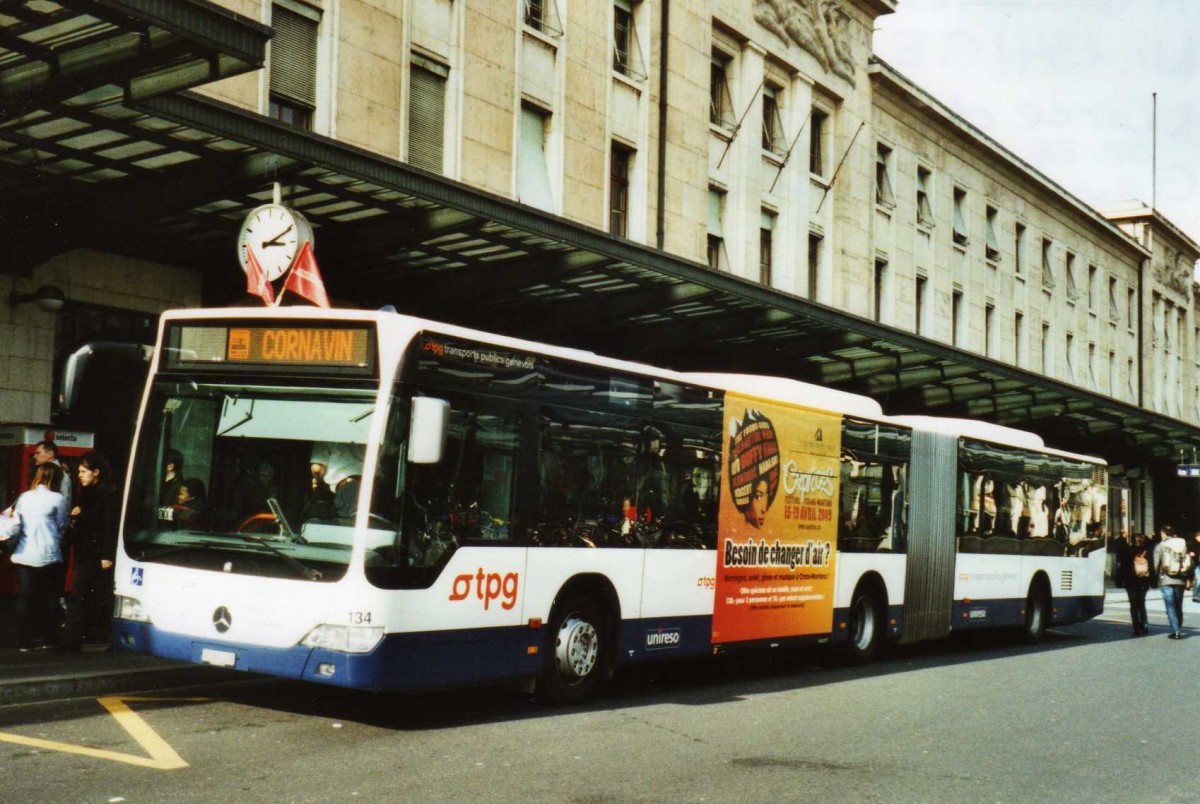 (115'003) - TPG Gen�ve - Nr. 134/GE 960'518 - Mercedes am 8. M�rz 2009 beim Bahnhof Gen�ve