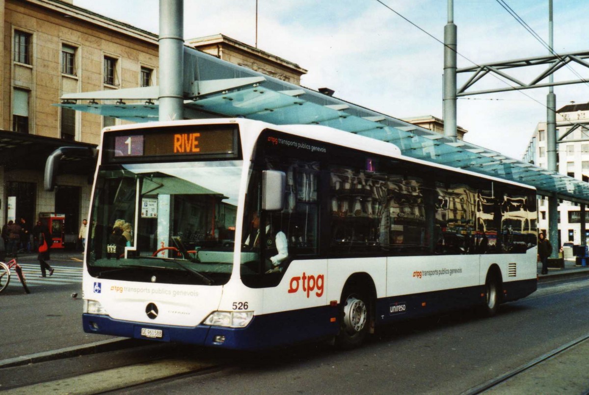 (115'010) - TPG Gen�ve - Nr. 526/GE 960'588 - Mercedes am 8. M�rz 2009 beim Bahnhof Gen�ve