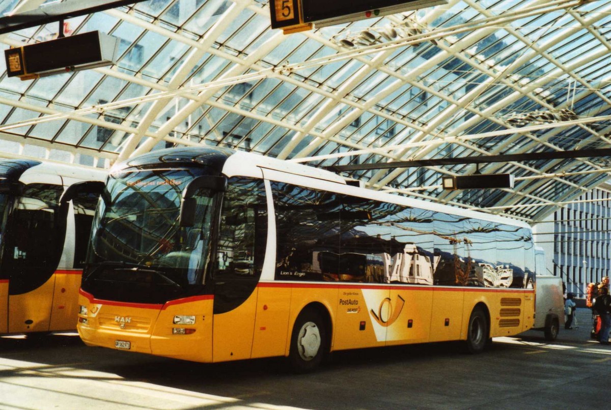 (115'103) - PostAuto Graub�nden - GR 162'973 - MAN am 14. M�rz 2009 in Chur, Postautostation