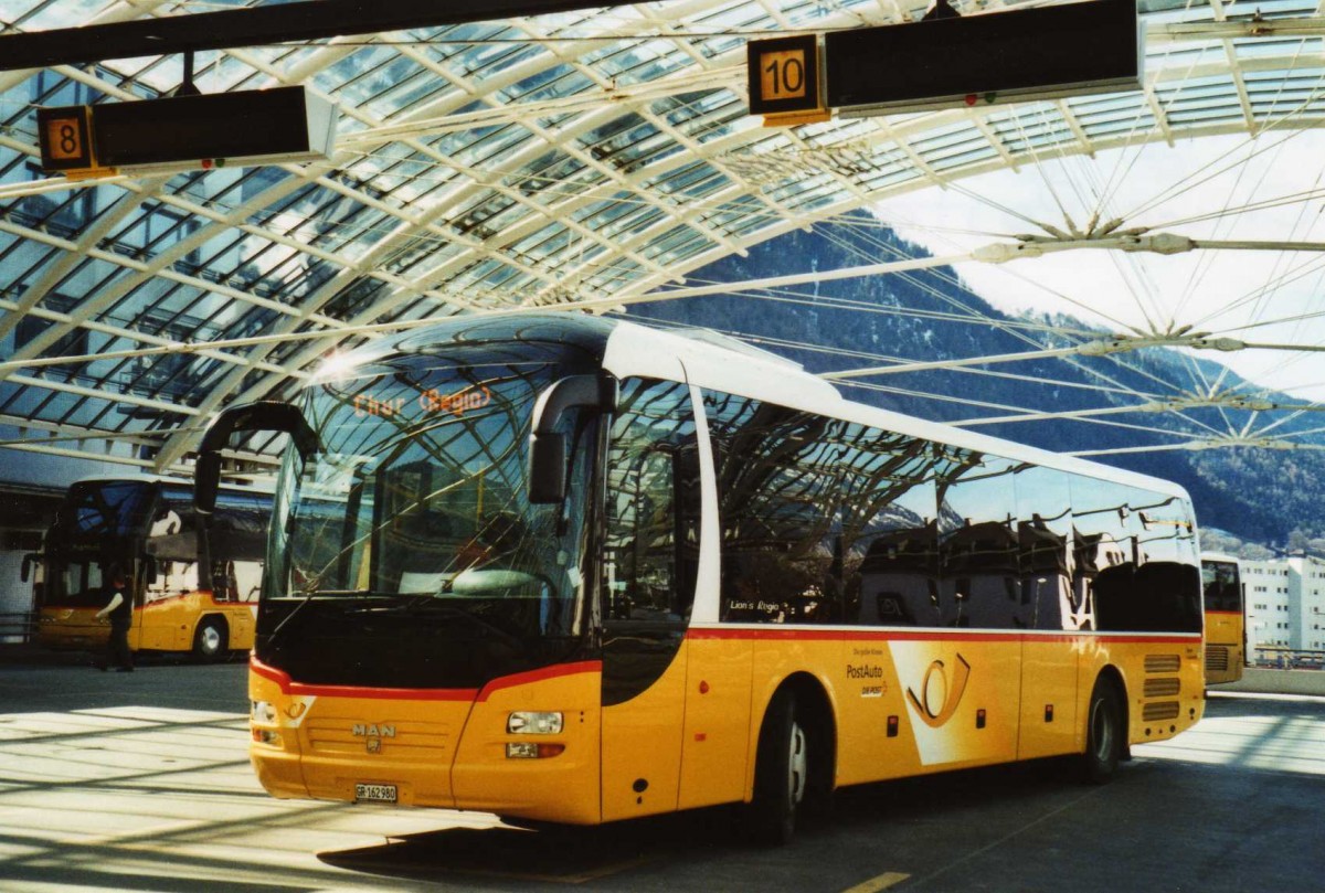 (115'114) - PostAuto Graub�nden - GR 162'980 - MAN am 14. M�rz 2009 in Chur, Postautostation