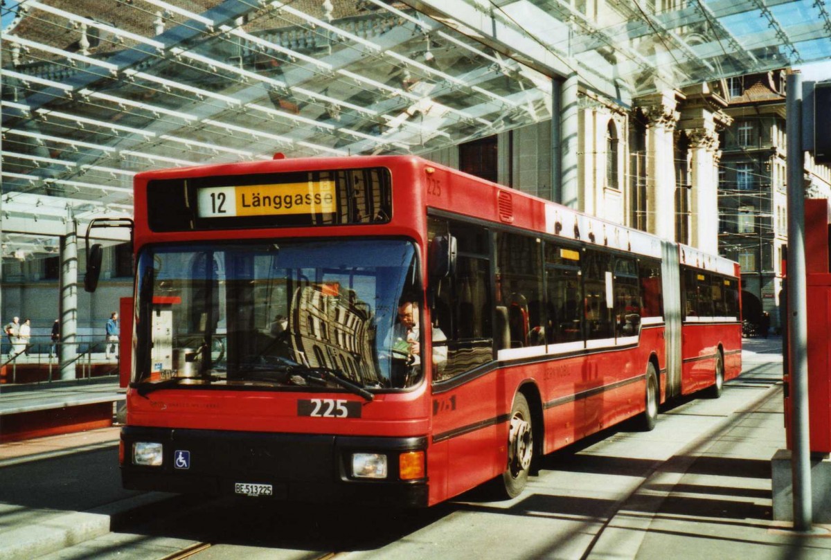 (115'214) - Bernmobil, Bern - Nr. 225/BE 513'225 - MAN am 16. M�rz 2009 beim Bahnhof Bern