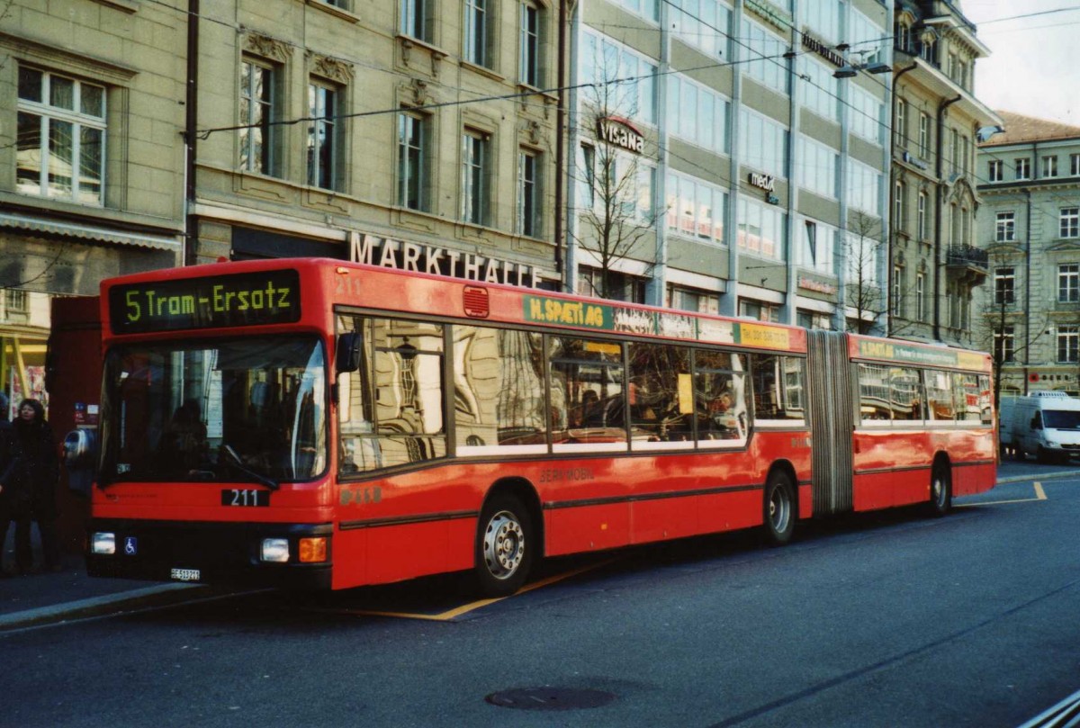 (115'215) - Bernmobil, Bern - Nr. 211/BE 513'211 - MAN am 16. M�rz 2009 beim Bahnhof Bern