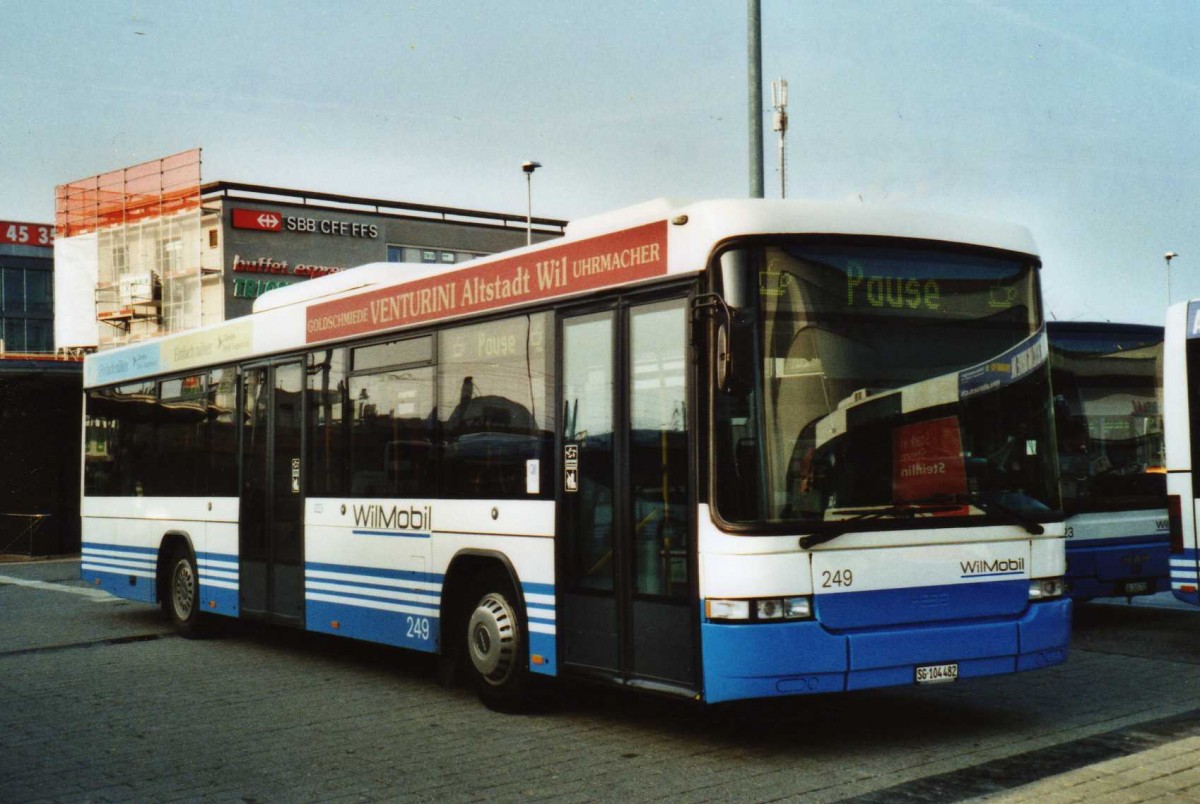 (115'332) - WilMobil, Wil - Nr. 249/SG 104'482 - Volvo/Hess (ex BOS Wil Nr. 20) am 18. M�rz 2009 beim Bahnhof Wil