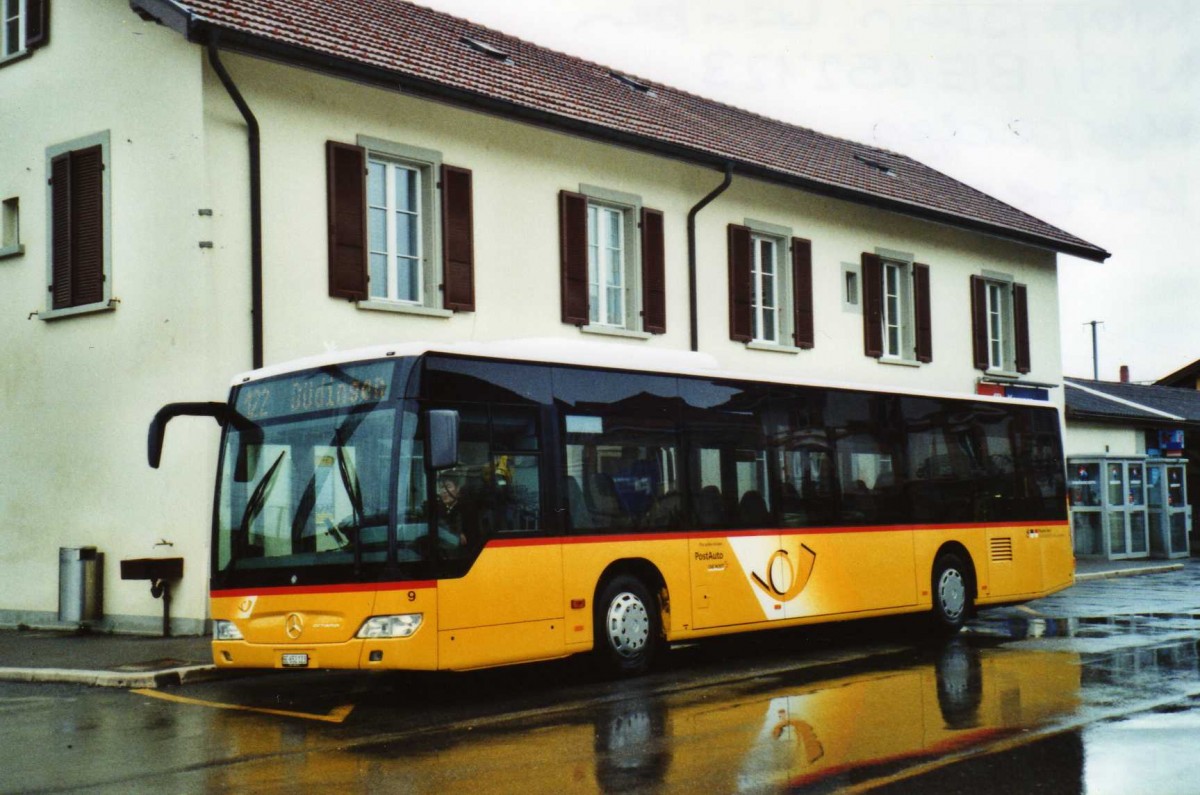 (115'512) - Klopfstein, Laupen - Nr. 9/BE 652'123 - Mercedes am 28. M�rz 2009 beim Bahnhof Kerzers