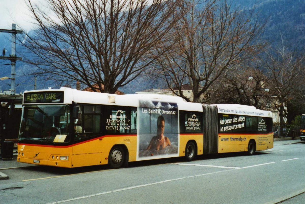(115'624) - Buchard, Leytron - Nr. 152/VS 104'346 - Volvo am 30. M�rz 2009 beim Bahnhof Martigny