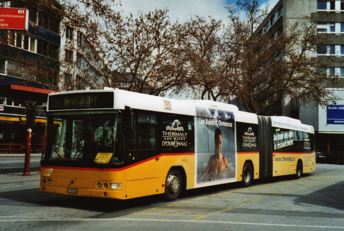 (115'628) - Buchard, Leytron - Nr. 152/VS 104'346 - Volvo am 30. M�rz 2009 beim Bahnhof Sion