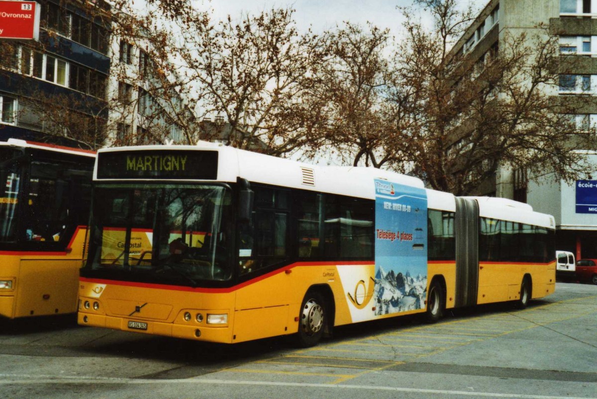 (115'702) - Buchard, Leytron - Nr. 151/VS 104'345 - Volvo am 30. M�rz 2009 beim Bahnhof Sion