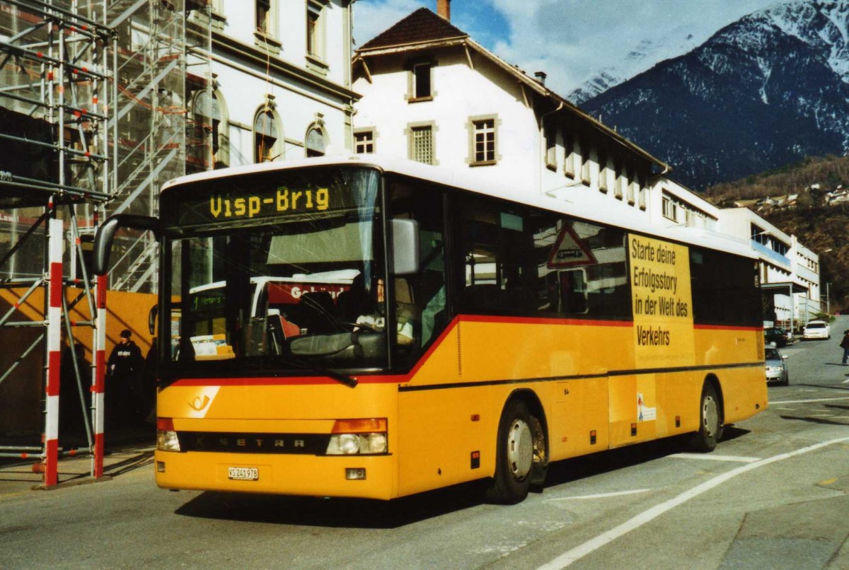 (115'723) - PostAuto Wallis - VS 241'978 - Setra (ex Anthamatten, Saas-Almagell) am 30. M�rz 2009 beim Bahnhof Brig