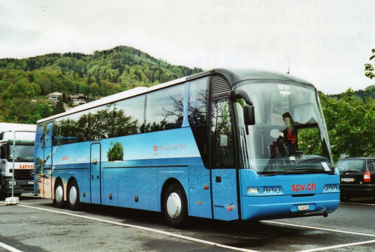 (116'214) - H�fliger, Sursee - Nr. 91/LU 140'923 - Neoplan am 29. April 2009 in Thun, Seestrasse