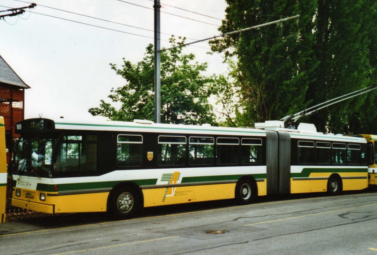 (116'318) - TN Neuch�tel - Nr. 169 - FBW/Hess Gelenktrolleybus am 3. Mai 2009 in Neuch�tel, D�p�t