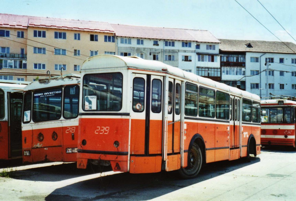 (116'922) - Tursib, Sibiu - Nr. 239' - Moser/Eggli-Mischler Personenanh�nger (ex TL Lausanne) am 27. Mai 2009 in Sibiu, Depot