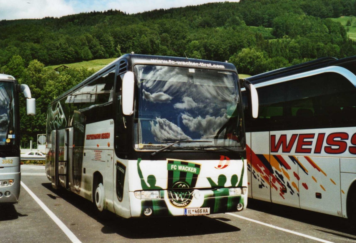 (117'103) - Deutschmann, Fulpmes - IL 466 HA - Irisbus am 29. Mai 2009 in Mondsee, Rastst�tte