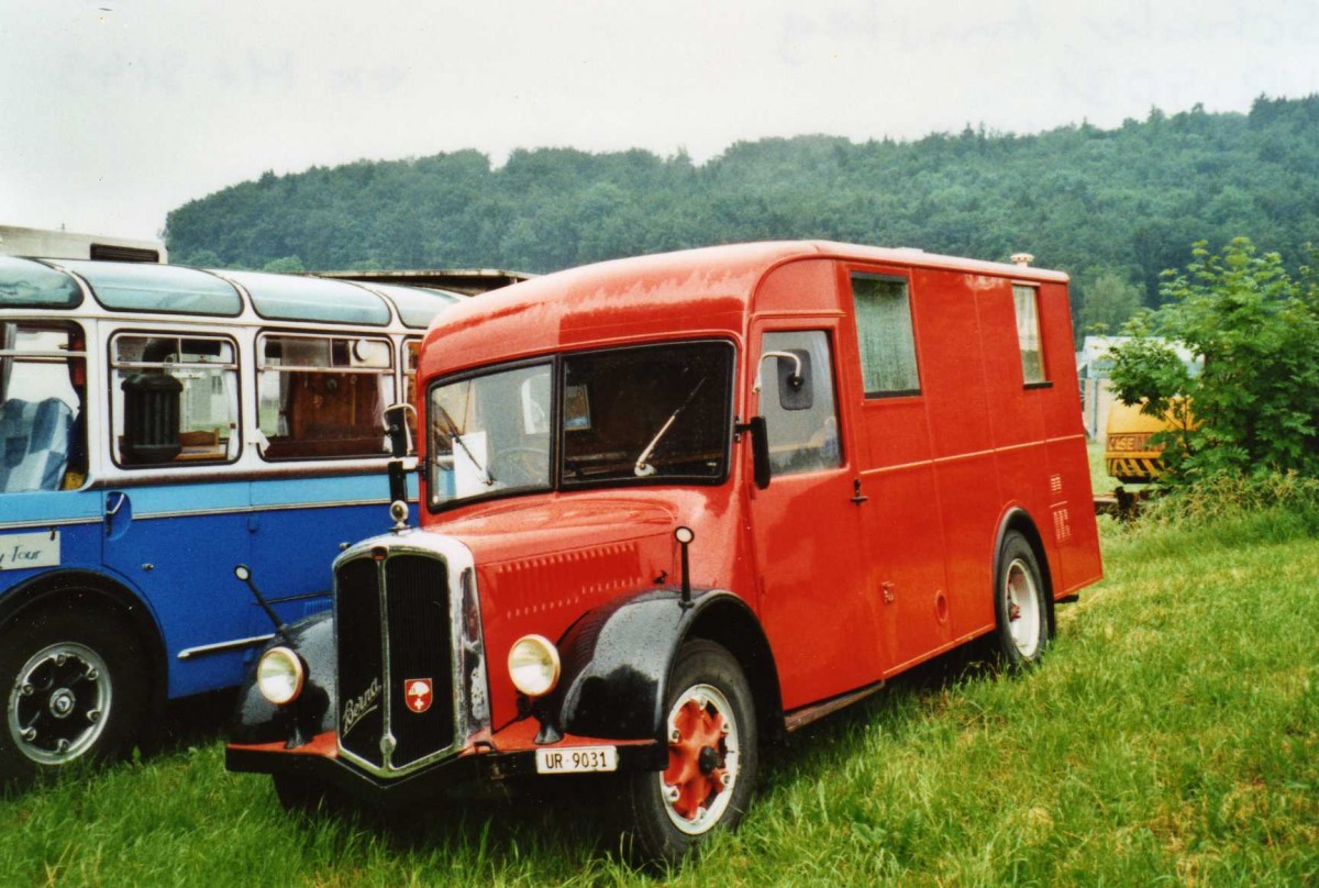 (117'123) - Schuler, Amsteg - UR 9031 - Berna/Hess (ex H�fliger, Luzern; ex M+3143) am 6. Juni 2009 in Thayngen, Saurertreffen