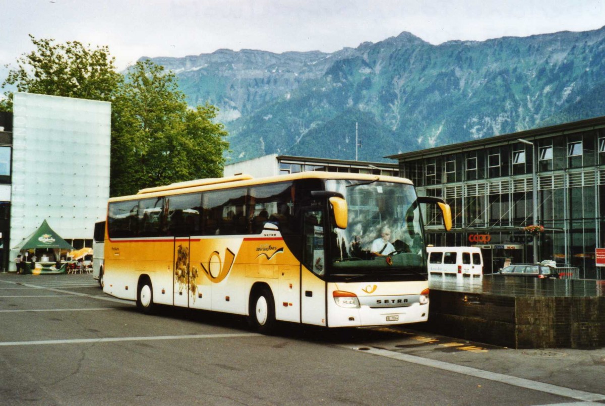 (117'720) - Oberland Tours, Grindelwald - Nr. 45/BE 70'064 - Setra (ex Vorf�hrfahrzeug) am 14. Juni 2009 beim Bahnhof Interlaken Ost