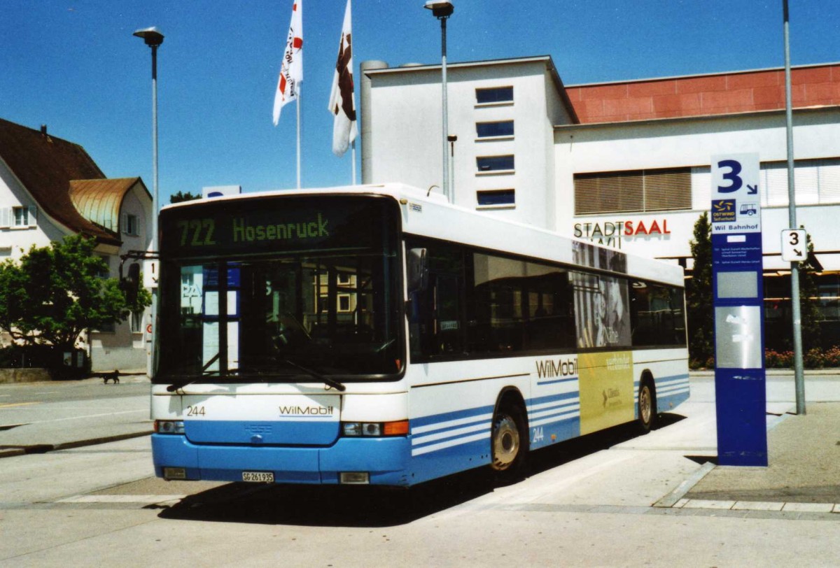 (117'728) - WilMobil, Wil - Nr. 244/SG 261'935 - Volvo/Hess (ex RTB Altst�tten Nr. 34) am 17. Juni 2009 beim Bahnhof Wil