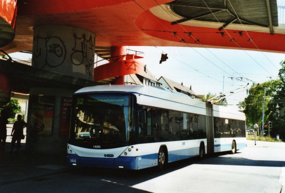 (117'801) - VBZ Z�rich - Nr. 144 - Hess/Hess Gelenktrolleybus am 17. Juni 2009 in Z�rich, Bucheggplatz