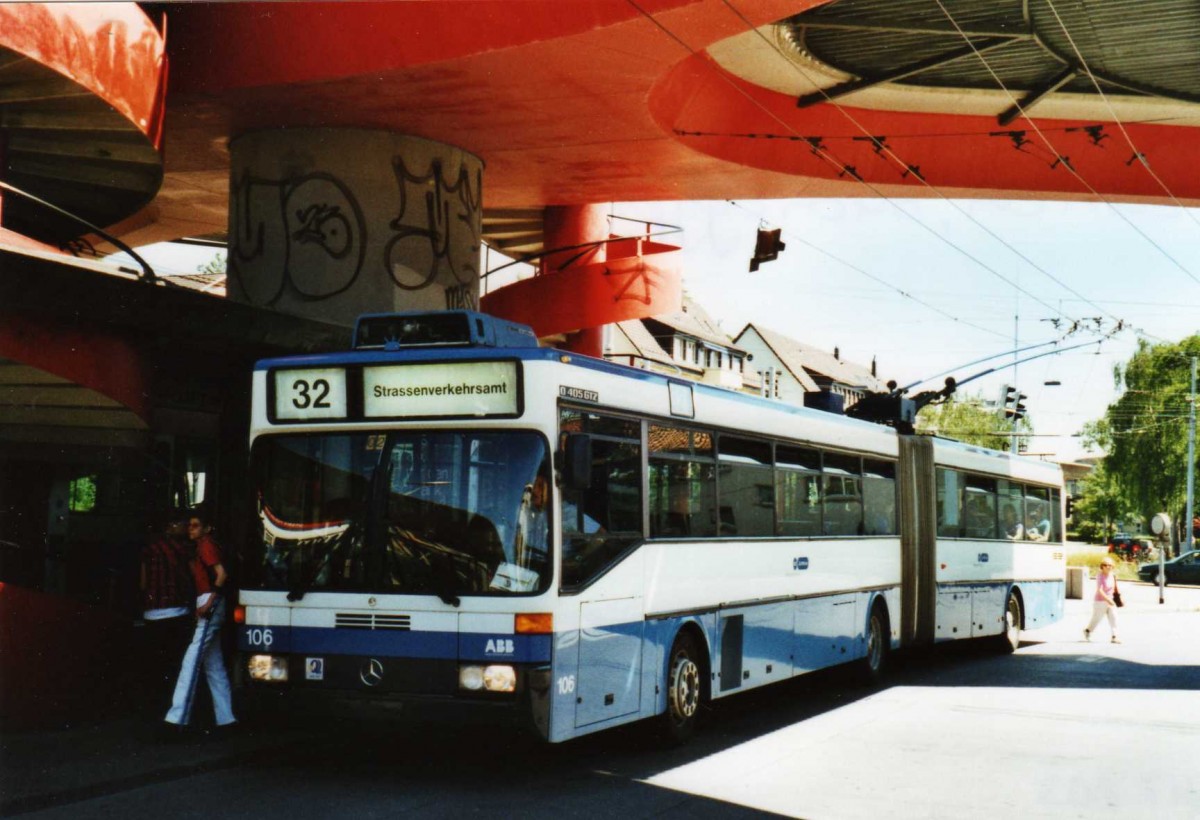 (117'803) - VBZ Z�rich - Nr. 106 - Mercedes Gelenktrolleybus am 17. Juni 2009 in Z�rich, Bucheggplatz