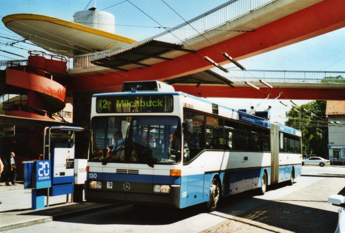 (117'805) - VBZ Z�rich - Nr. 130 - Mercedes Gelenktrolleybus am 17. Juni 2009 in Z�rich, Bucheggplatz