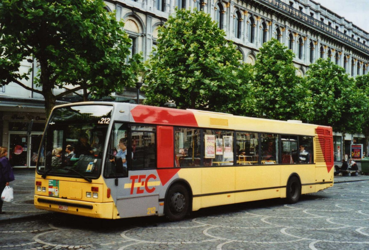(118'702) - TEC Li�ge - Nr. 5.212/NKW-272 - Van Hool am 8. Juli 2009 in Li�ge, Place Saint-Laurent