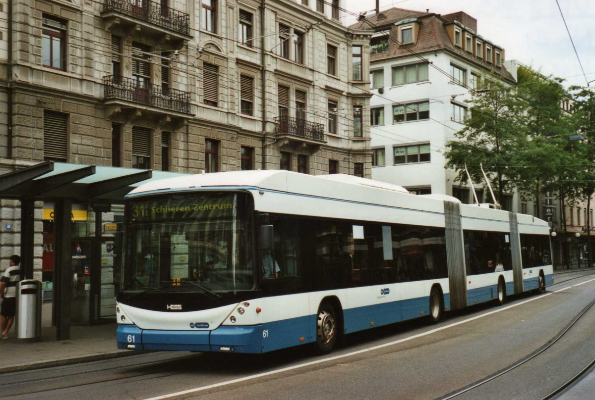 (119'112) - VBZ Z�rich - Nr. 61 - Hess/Hess Doppelgelenktrolleybus am 12. Juli 2009 in Z�rich, L�wenplatz