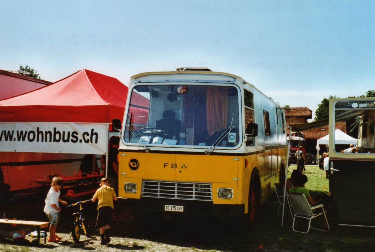 (119'825) - Sch�r, Ettenhausen - TG 175'032 - FBW/Hess (ex Fehlmann, Brittnau; ex Landolt, Langenthal; ex P 24'174) am 15. August 2009 in Zug, Wohnbustreffen
