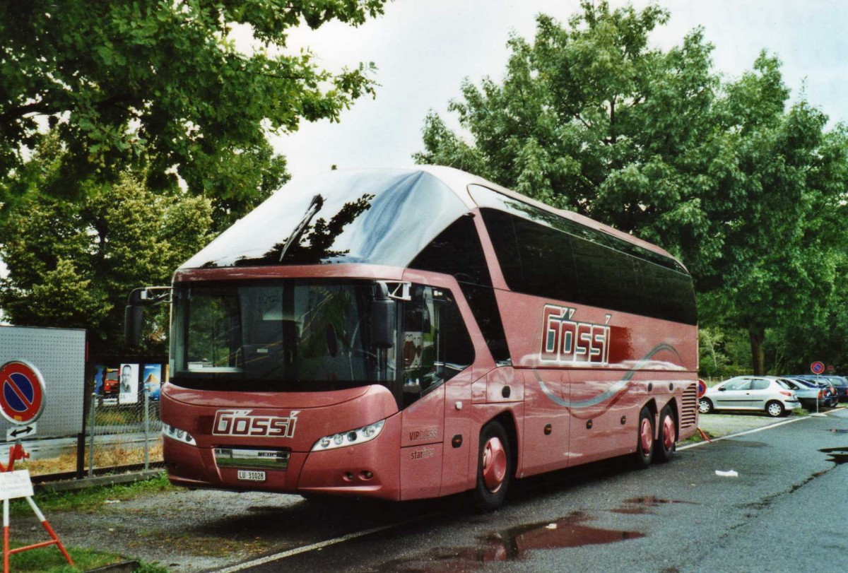 (120'823) - G�ssi, Horw - LU 31'028 - Neoplan am 4. September 2009 in Thun, Seestrasse