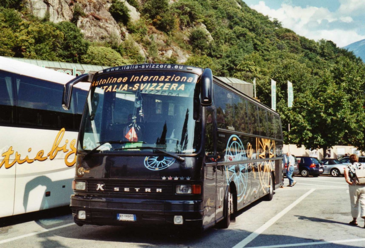(121'002) - Aus Italien: Autolinee International Italia-Svizzera, Mineo - BZ-139 SS - Setra am 12. September 2009 in Bellinzona, Rastst�tte