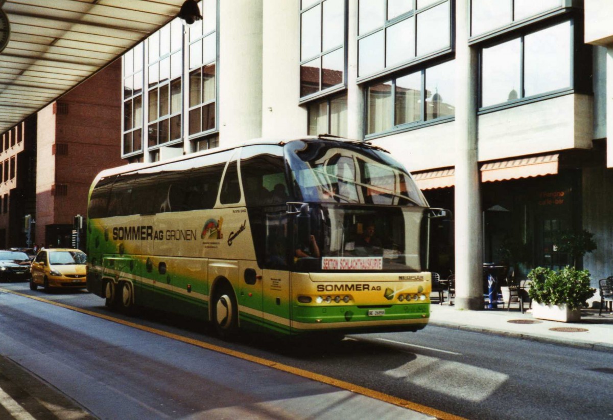 (121'129) - Sommer, Gr�nen - BE 26'858 - Neoplan am 12. September 2009 in Lugano, Centro