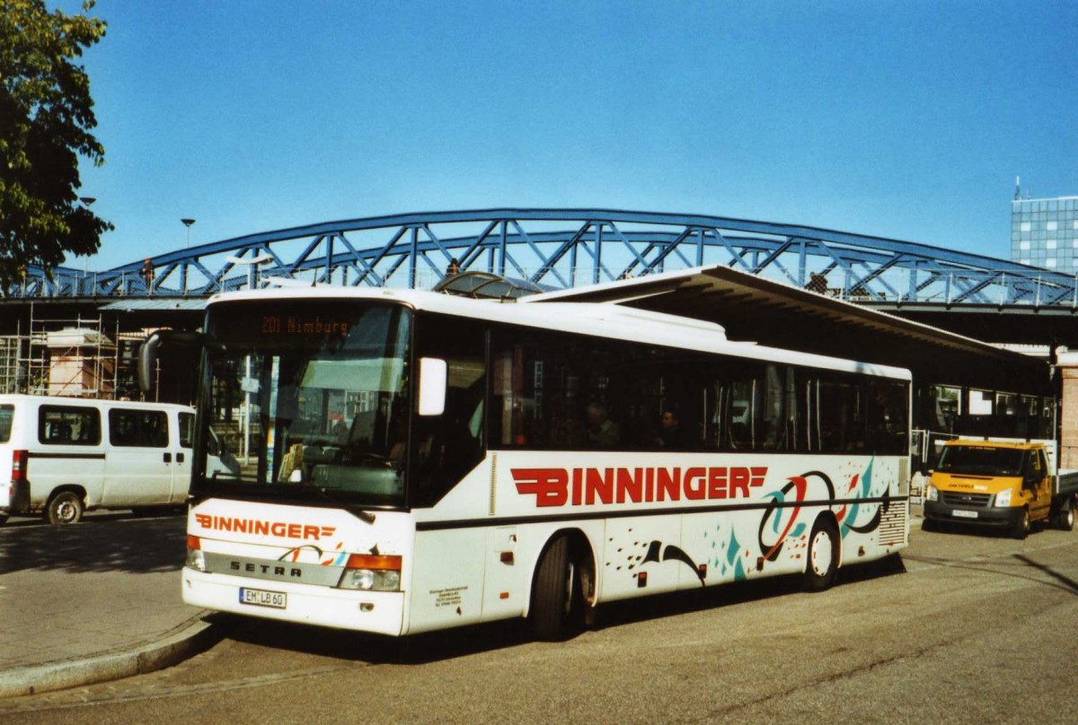 (121'614) - Binninger, V�rstetten - EM-LB 60 - Setra am 20. Oktober 2009 beim Bahnhof Freiburg