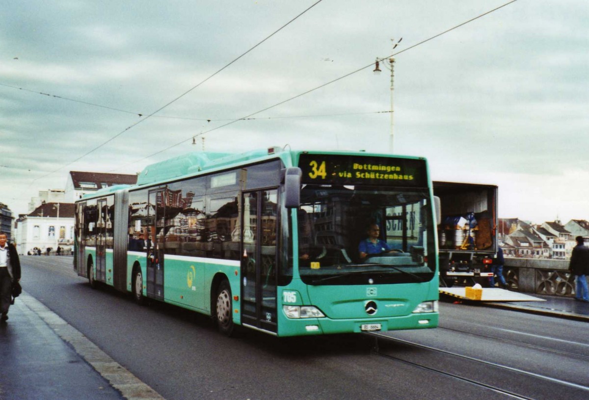 (122'105) - BVB Basel - Nr. 705/BS 6664 - Mercedes am 17. November 2009 in Basel, Mittlere Rheinbr�cke