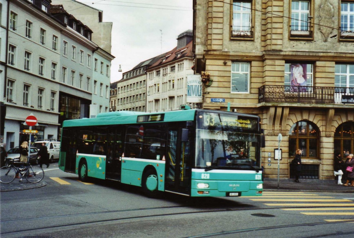 (122'122) - BVB Basel - Nr. 828/BS 2830 - MAN am 17. November 2009 in Basel, Schiffl�nde