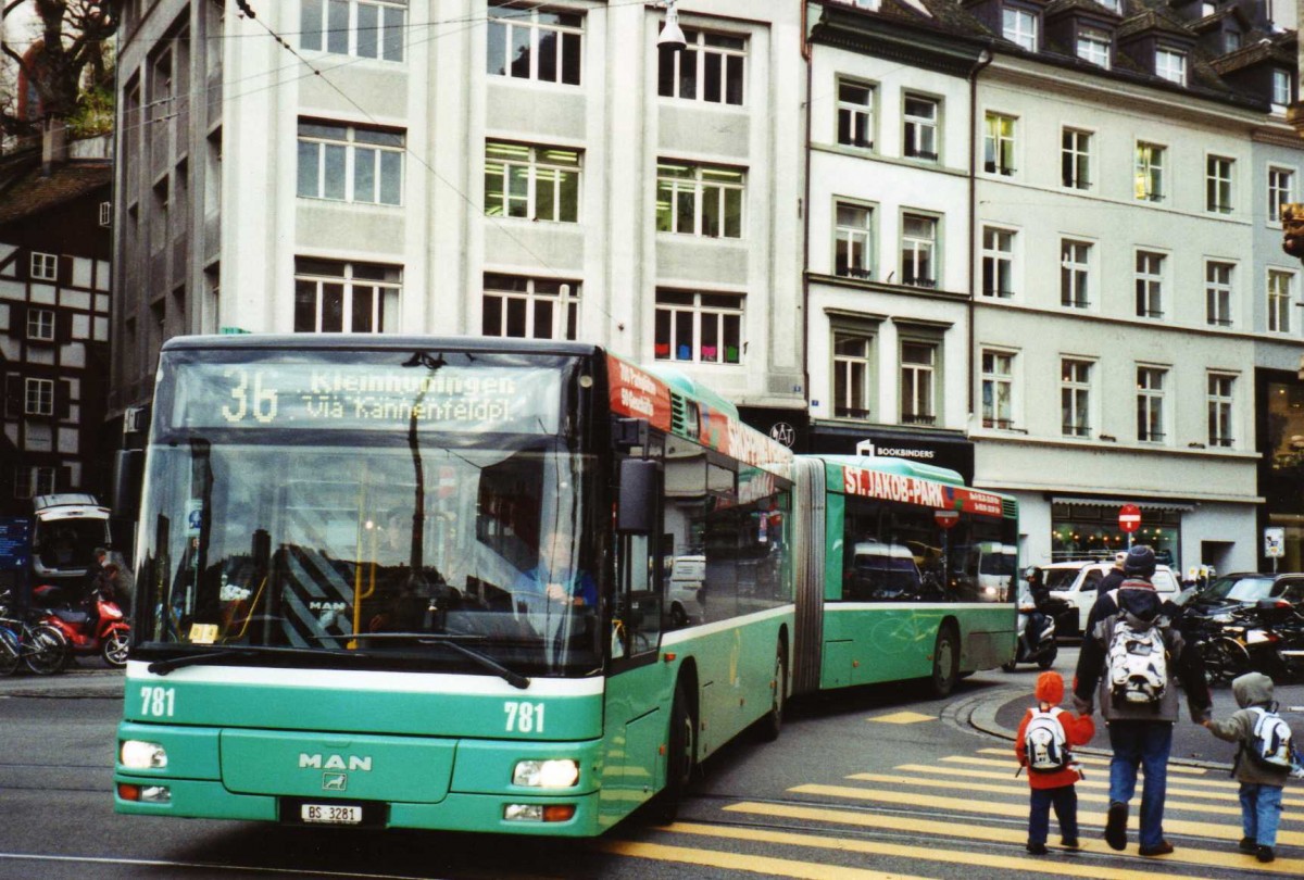 (122'124) - BVB Basel - Nr. 781/BS 3281 - MAN am 17. November 2009 in Basel, Schiffl�nde