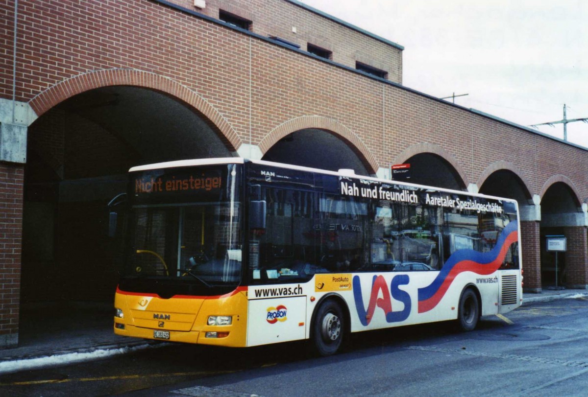 (122'506) - Lengacher, M�nsingen - Nr. 6/BE 382'422 - MAN/G�ppel am 3. Dezember 2009 beim Bahnhof M�nsingen