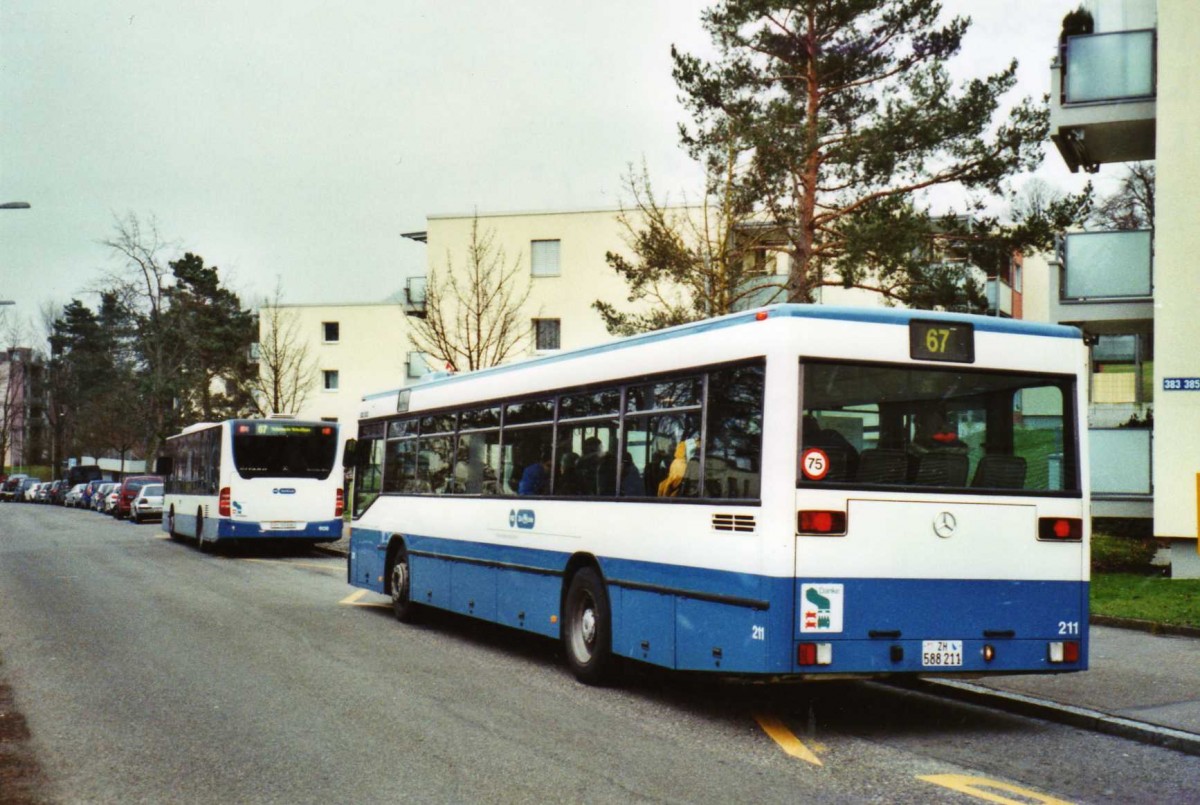 (122'937) - VBZ Z�rich - Nr. 211/ZH 588'211 - Mercedes am 13. Dezember 2009 in Z�rich, Dunkelh�lzli