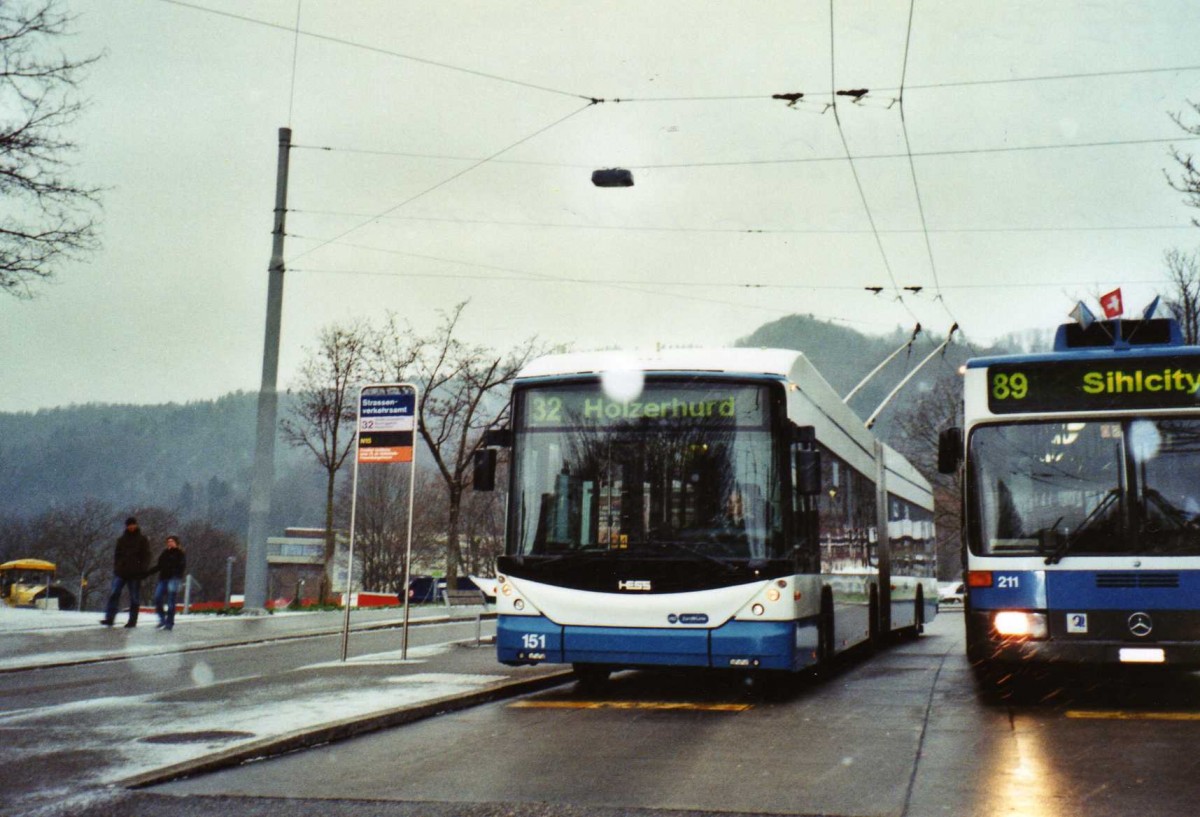 (123'012) - VBZ Z�rich - Nr. 151 - Hess/Hess Gelenktrolleybus am 13. Dezember 2009 in Z�rich, Strassenverkehrsamt