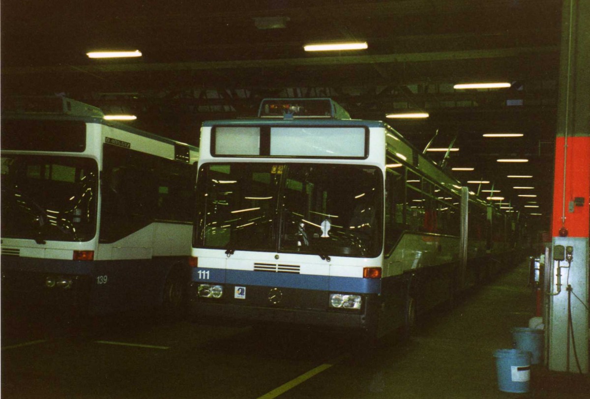 (123'109) - VBZ Z�rich - Nr. 111 - Mercedes Gelenktrolleybus am 13. Dezember 2009 in Z�rich, Garage Hardau