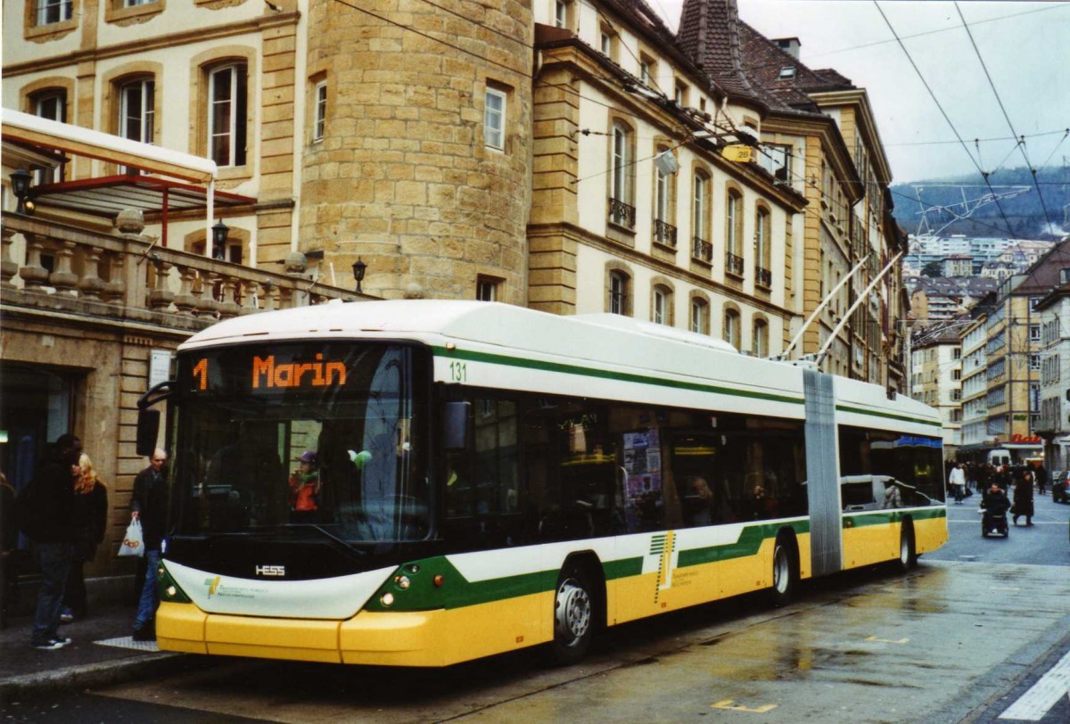 (123'404) - TN Neuch�tel - Nr. 131 - Hess/Hess Gelenktrolleybus am 23. Dezember 2009 in neuch�tel, Place Pury
